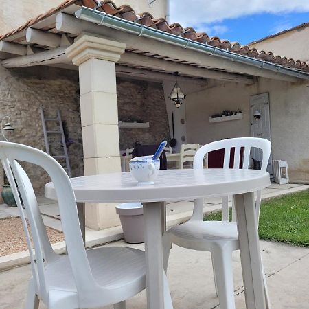 Villa Grange Voutee Avec Jardin Mane  Exterior foto