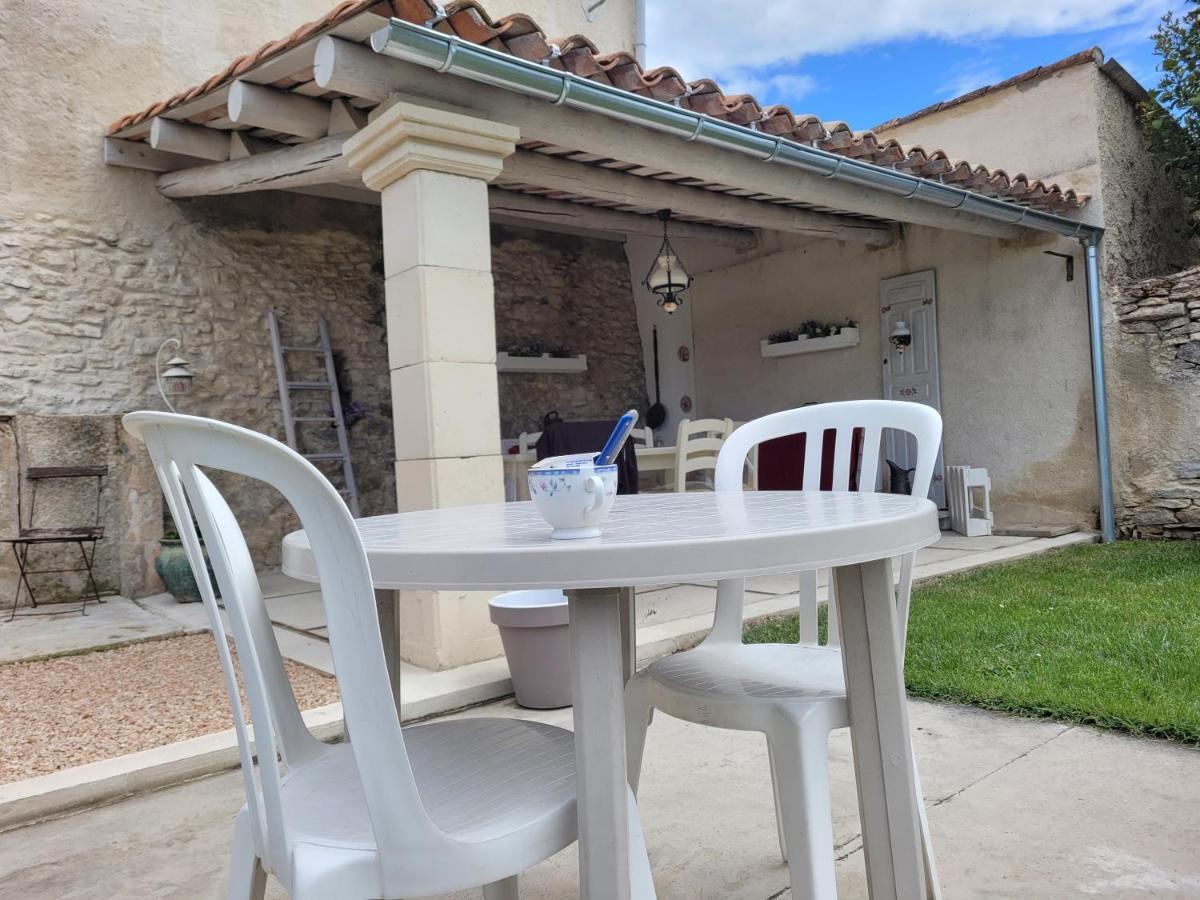 Villa Grange Voutee Avec Jardin Mane  Exterior foto