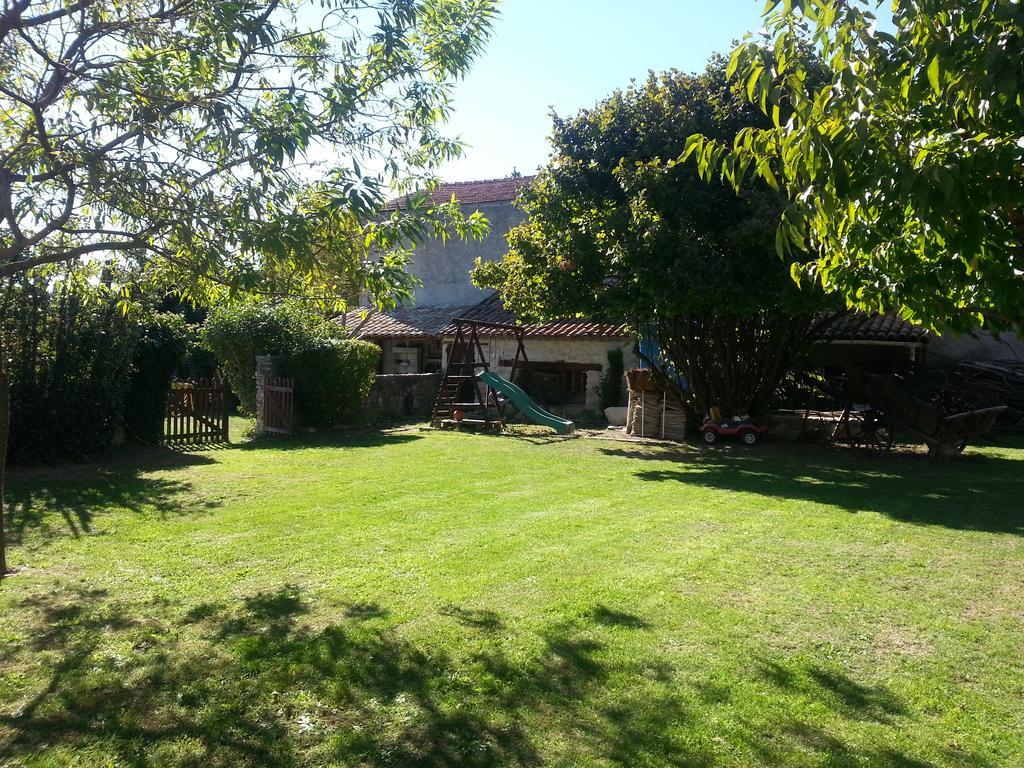 Villa Grange Voutee Avec Jardin Mane  Exterior foto