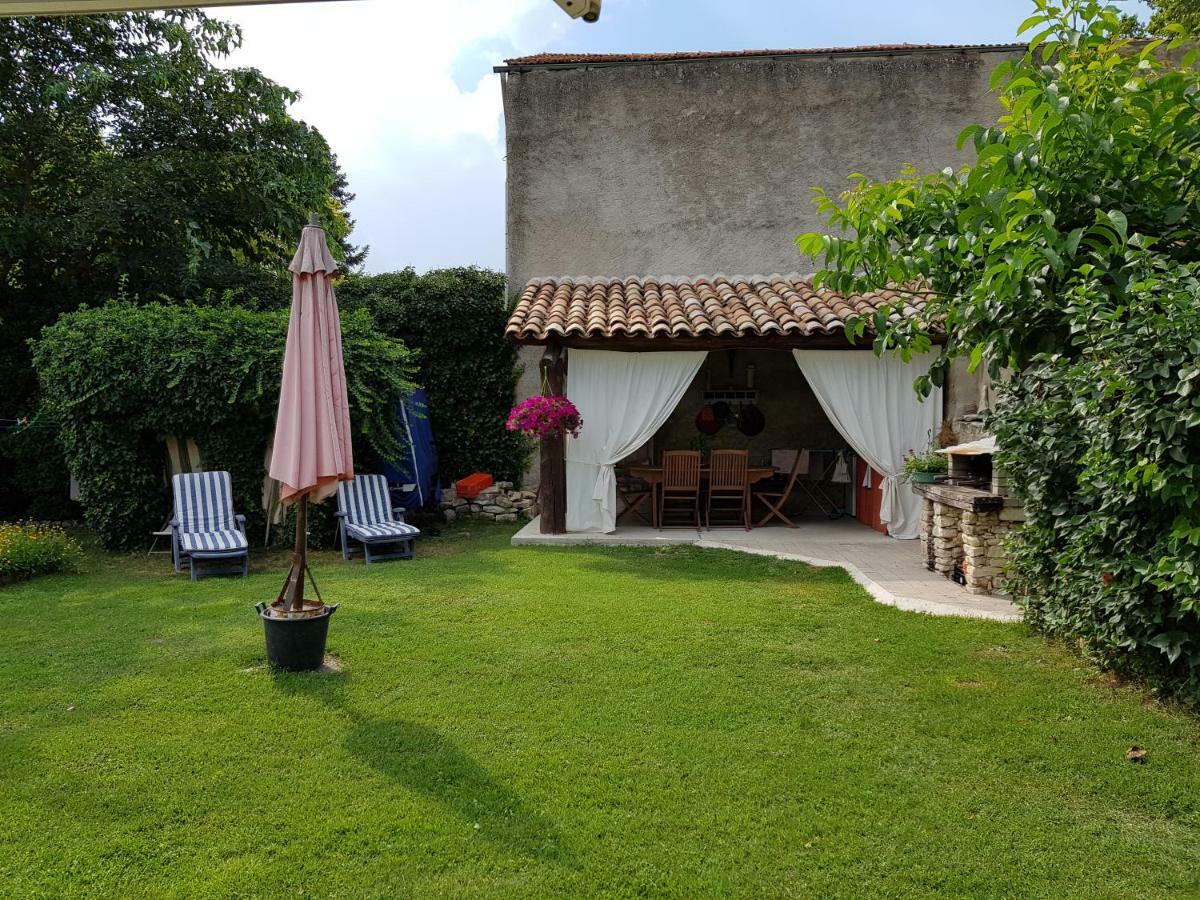 Villa Grange Voutee Avec Jardin Mane  Exterior foto